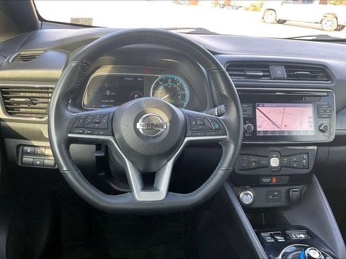 Used 2018 Nissan Leaf SV w/ SV Technology Package image 14