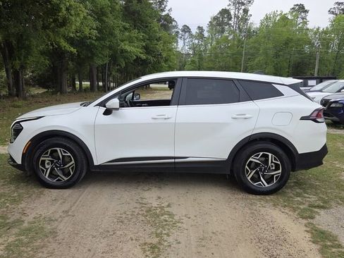 Used 2024 Kia Sportage LX FWD image 5