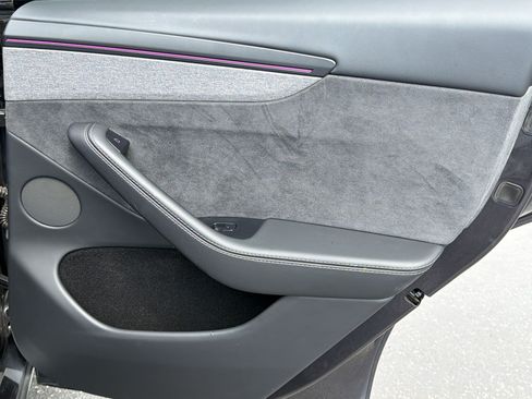 Used 2026 Tesla Model Y AWD image 30
