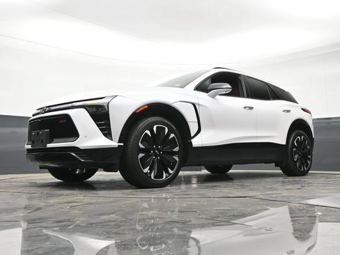 Used 2025 Chevrolet Blazer EV RS w/ Super Cruise Package AWD/4WD image 24