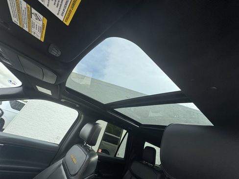 Used 2025 Ford Expedition Tremor image 23