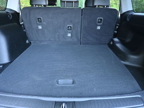 Used 2023 Jeep Grand Cherokee Limited image 18