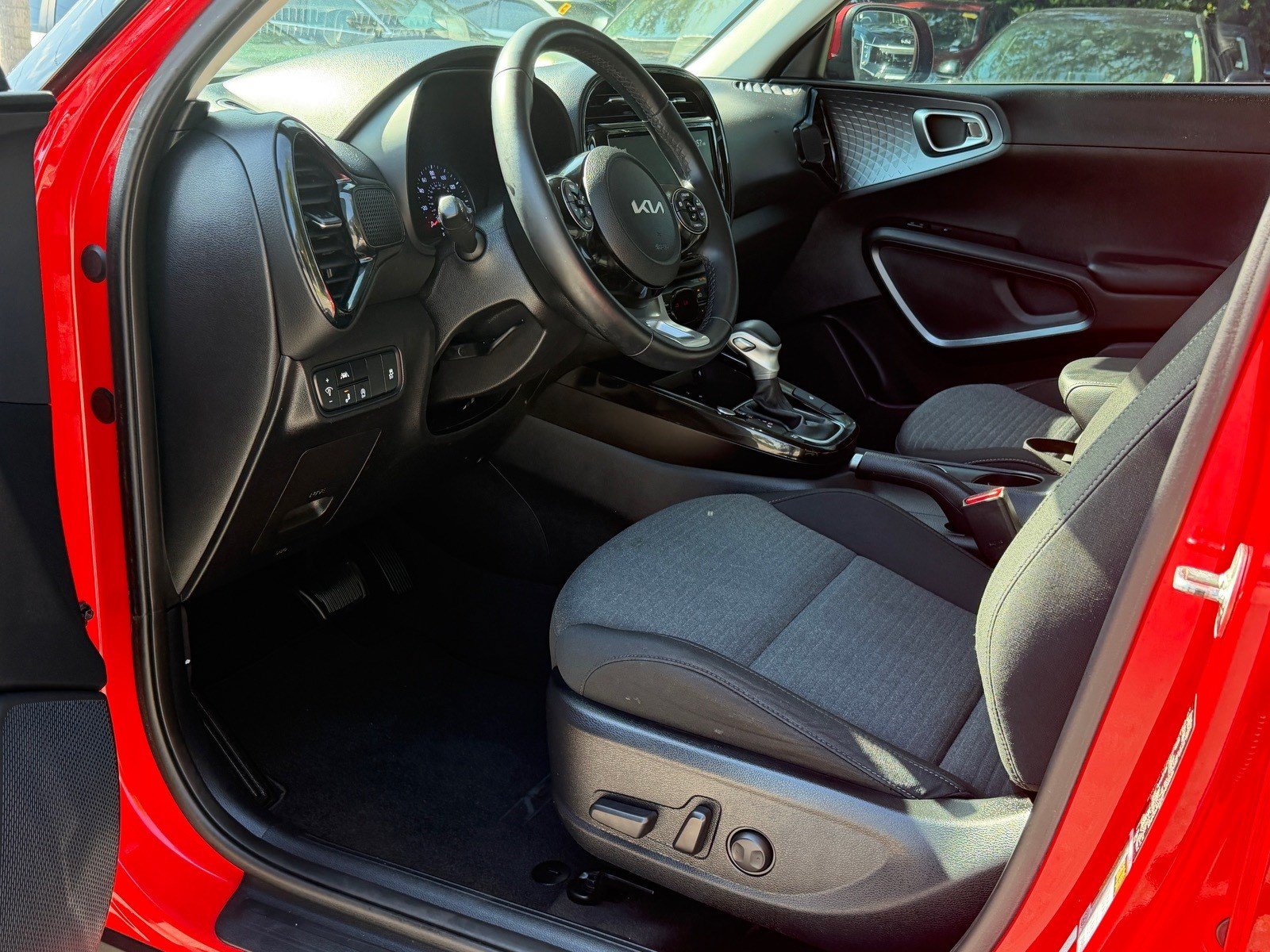 Certified 2022 Kia Soul EX FWD image 17