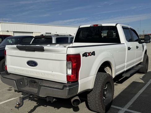 Used 2017 Ford F250 XL w/ Power Equipment Group image 4
