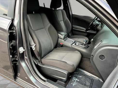 Used 2018 Dodge Charger R/T RWD image 28