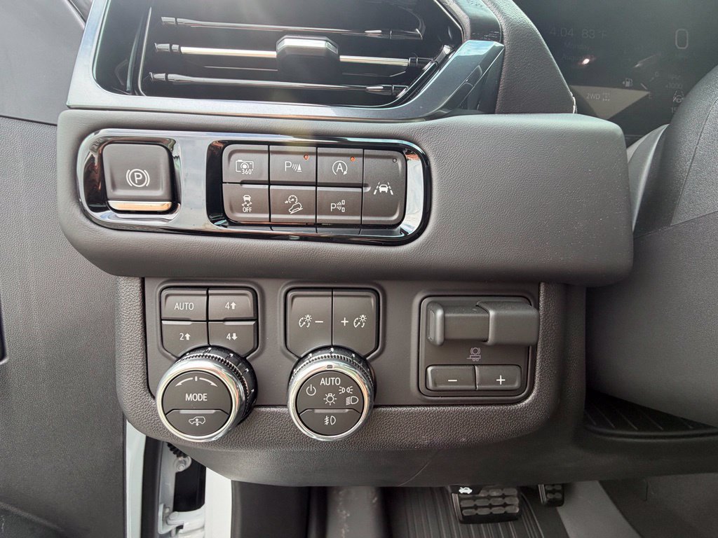 Used 2026 GMC Yukon AT4 Ultimate w/ LPO, Floor Liner Package AWD/4WD image 4