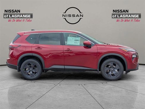 New 2026 Nissan Rogue SV image 4