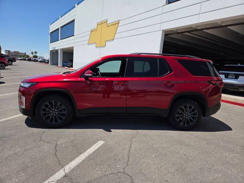 Certified 2023 Chevrolet Traverse RS FWD image 3