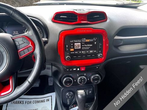 Used 2017 Jeep Renegade Trailhawk w/ Premium Trailhawk Package AWD/4WD image 6