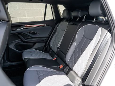 New 2026 Volkswagen Tiguan SE R-Line AWD/4WD image 9
