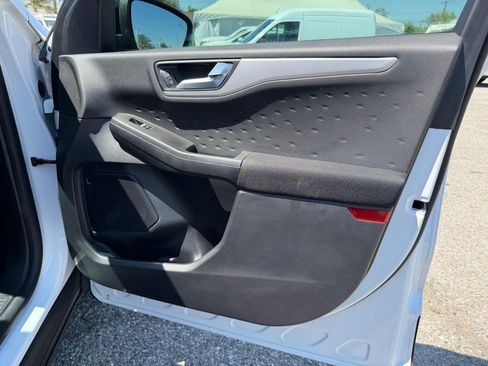 Used 2020 Ford Escape SE Sport FWD image 19