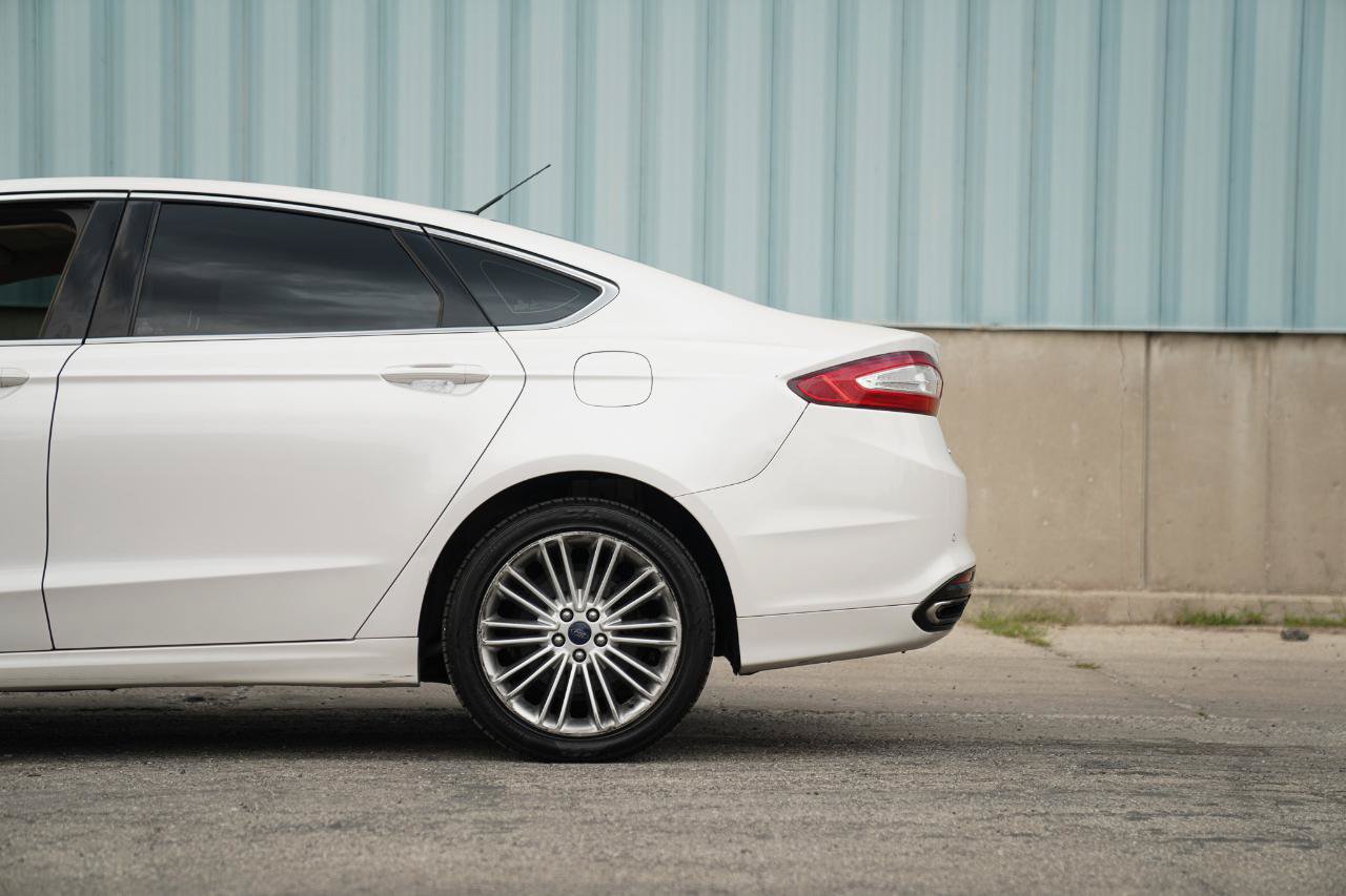 Used 2016 Ford Fusion SE w/ Equipment Group 202A AWD/4WD image 8