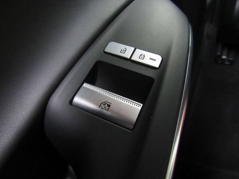 Used 2022 Genesis GV70 2.5T AWD/4WD image 31