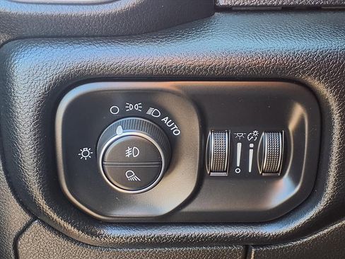 Used 2021 RAM 1500 Laramie image 11