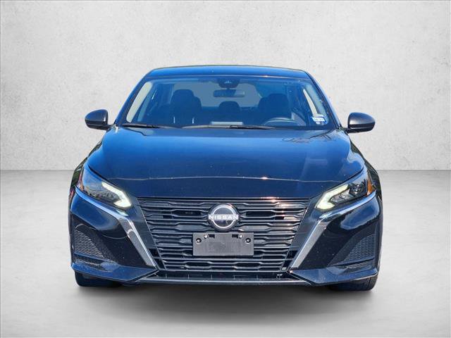 Used 2025 Nissan Altima 2.5 SV FWD image 2