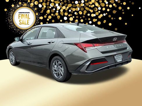 Used 2024 Hyundai Elantra SEL image 7