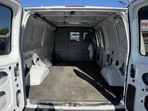 Used 2010 Ford E-250 and Econoline 250 image 26