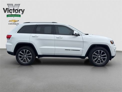 Used 2018 Jeep Grand Cherokee Limited w/ Luxury Group II image 7