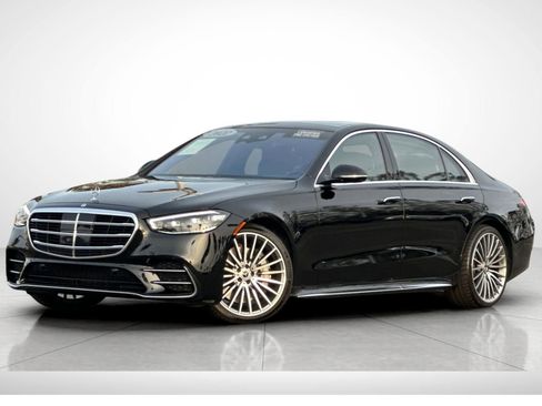 Certified 2022 Mercedes-Benz S 500 4MATIC image 2