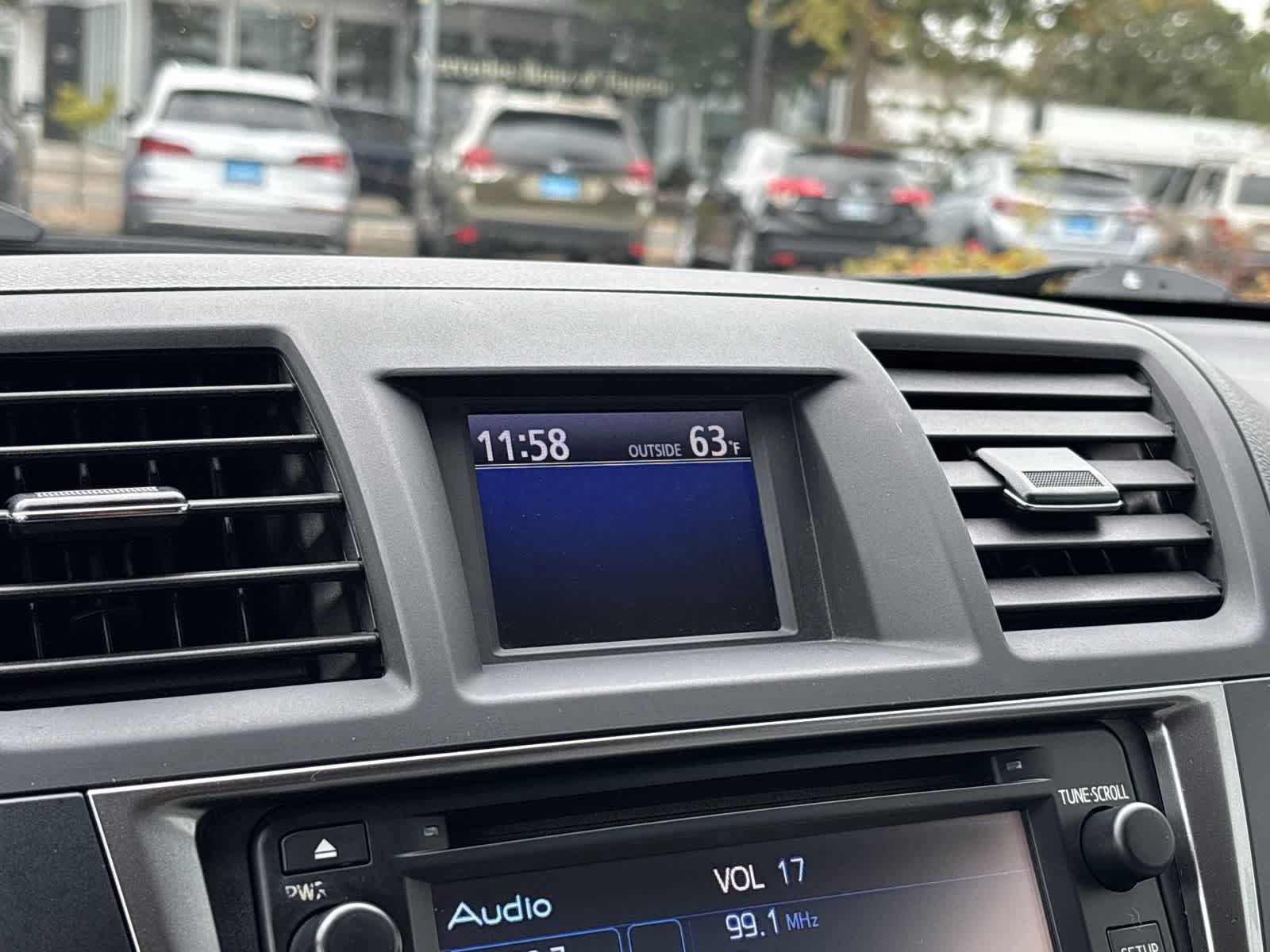 Used 2013 Toyota Highlander 4WD w/ Cold Weather Pkg image 17