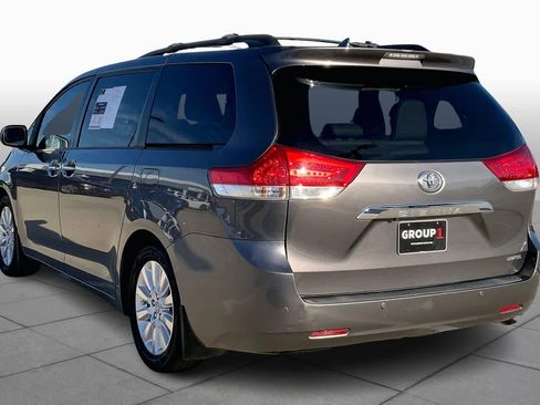 Used 2011 Toyota Sienna Limited image 11
