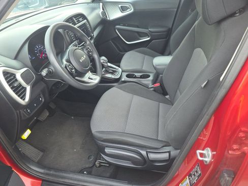 Used 2022 Kia Soul LX FWD image 11