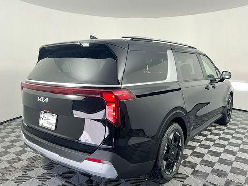 New 2026 Kia Carnival EX image 3