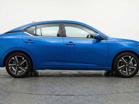 Used 2025 Nissan Sentra SV image 11