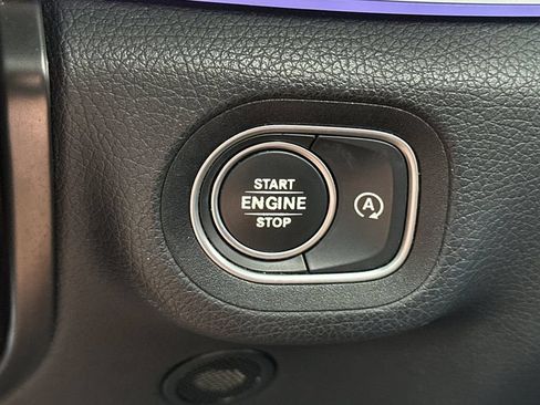 Used 2022 Mercedes-Benz GLS 450 4MATIC image 25