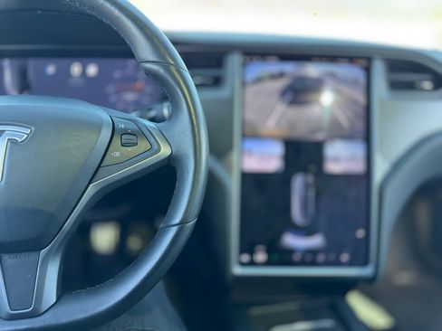 Used 2021 Tesla Model S Performance image 8