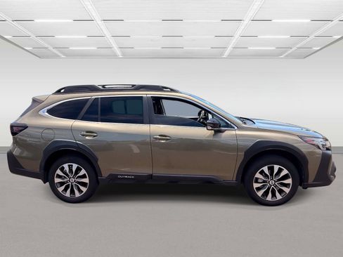 Used 2024 Subaru Outback Limited AWD/4WD image 6