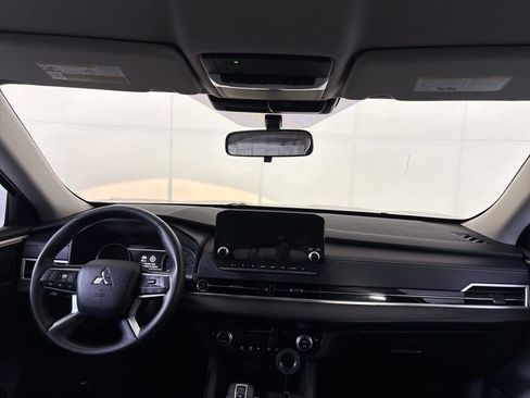 Used 2024 Mitsubishi Outlander SE image 20
