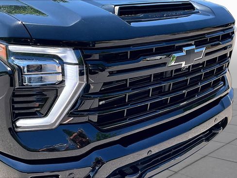 Used 2024 Chevrolet Silverado 2500 LTZ w/ LTZ Plus Package AWD/4WD image 31