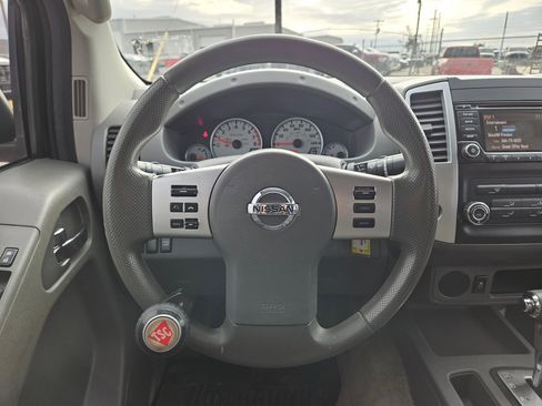 Used 2016 Nissan Frontier Desert Runner image 19