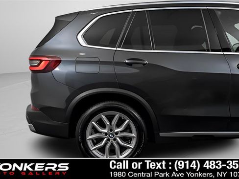 Used 2022 BMW X5 xDrive40i w/ Premium Package AWD/4WD image 33