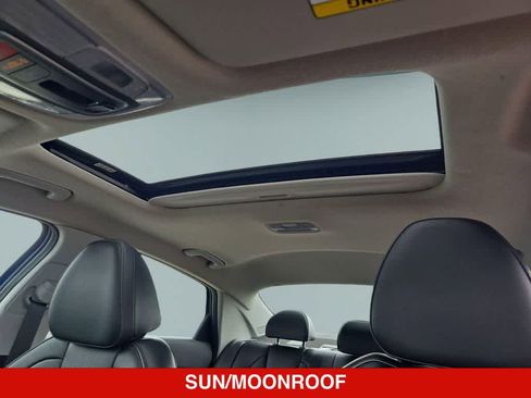 Used 2025 Hyundai Elantra Limited FWD image 18