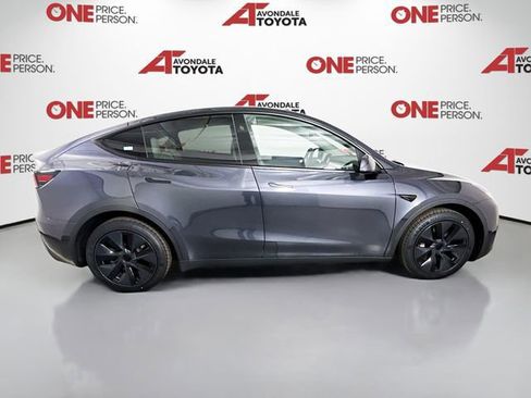Used 2024 Tesla Model Y Long Range image 8