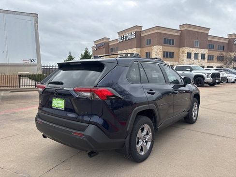 Used 2025 Toyota RAV4 XLE w/ Convenience Package image 5