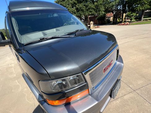 Used 2016 GMC Savana 2500 Extended image 4