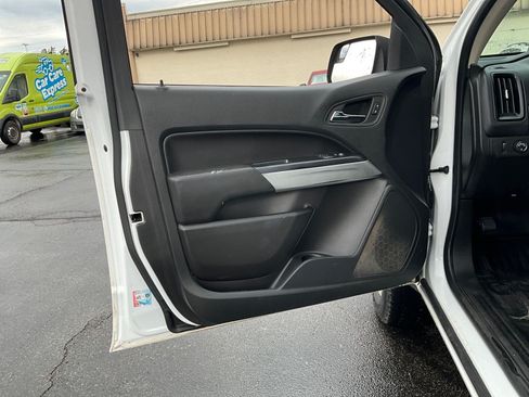 Used 2022 Chevrolet Colorado LT w/ Fleet Safety Package RWD image 18