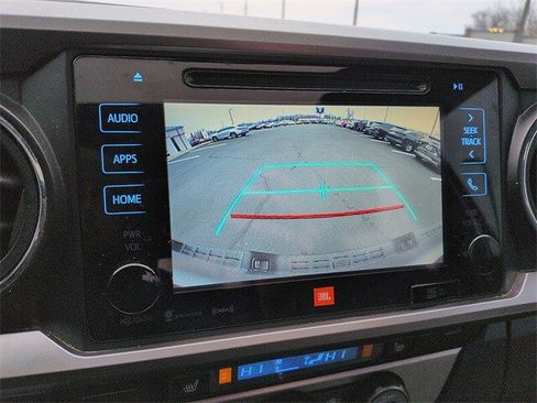 Used 2017 Toyota Tacoma Limited image 24