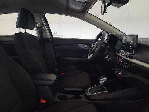 Used 2021 Kia Forte LXS FWD image 21