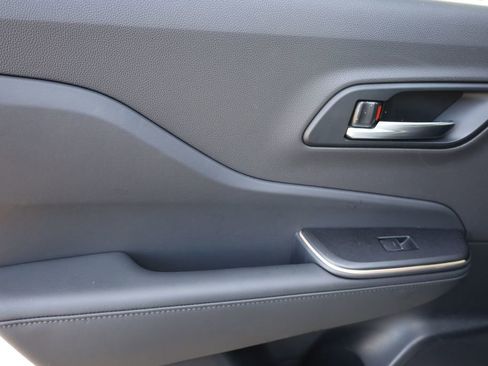 Used 2023 Toyota Crown XLE image 33