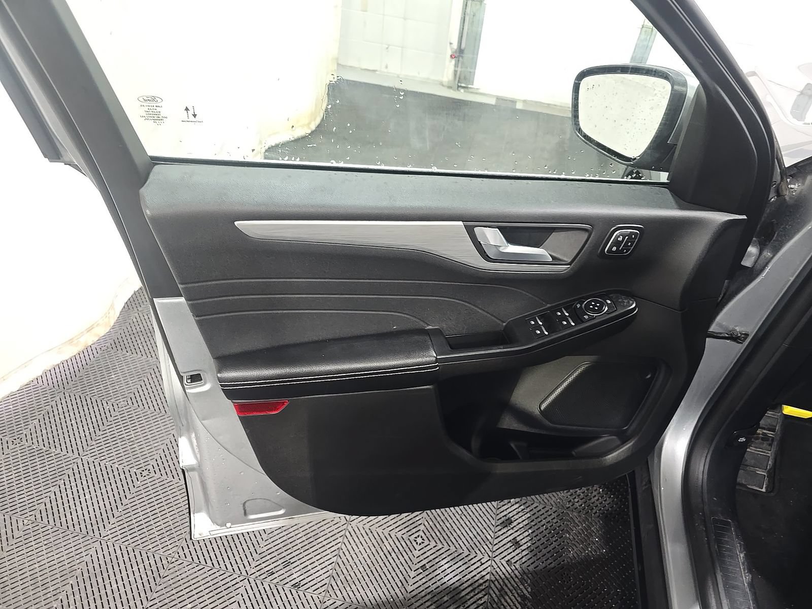 Used 2024 Ford Escape Platinum AWD/4WD image 12