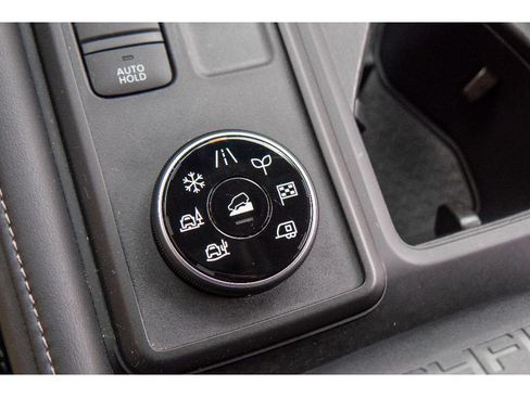 Used 2023 Nissan Pathfinder S AWD/4WD image 24