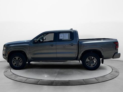 Used 2025 Nissan Frontier SV AWD/4WD image 4