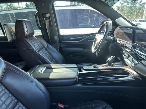 Certified 2022 Cadillac Escalade Sport Platinum image 5