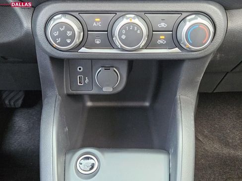 New 2025 Nissan Kicks Play S image 15