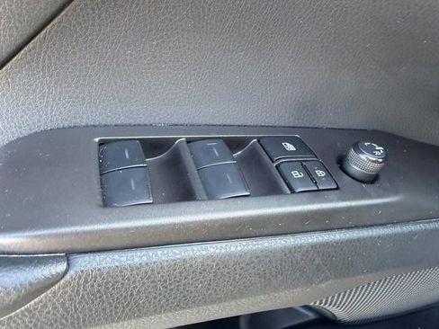 Used 2023 Toyota Camry SE image 15