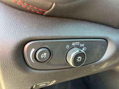Used 2025 Chevrolet Blazer RS FWD image 17